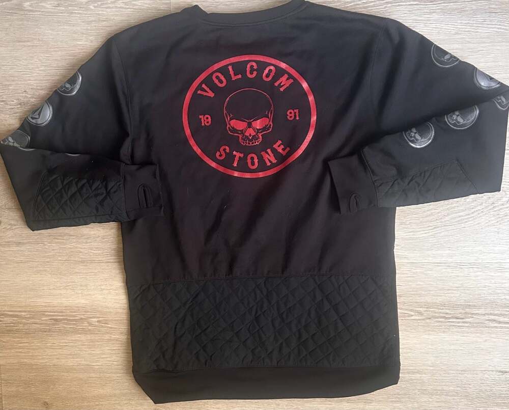 Volcom Stone Skull Print Long Sleeve Sweatshirt with Quilted Details  Black US L